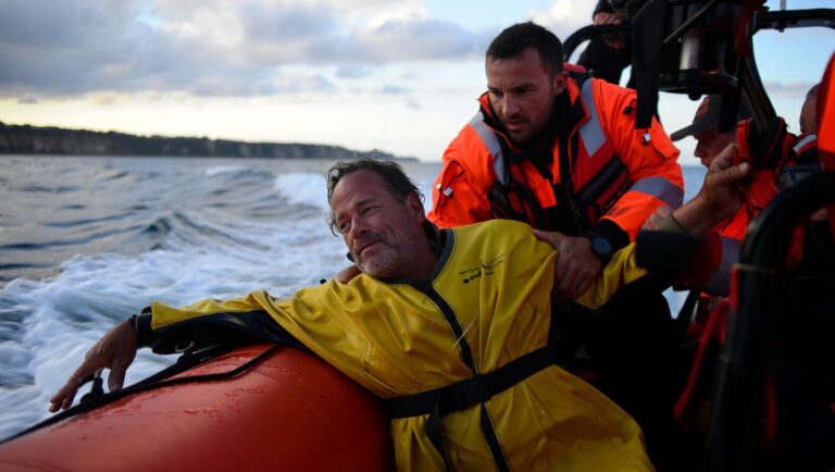 ʼI thought I was a gonerʼ: fisherman rescued off the South Australian coast after his boat capsized