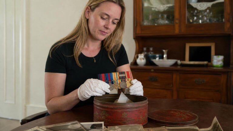 A woman from Toowoomba found her grandfatherʼs war medals in a biscuit tin and collectors are now offering a small fortune