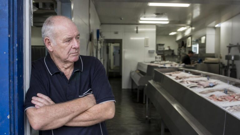 ʼThirty eight years and it just stoppedʼ a family run fish shop in Fremantle closes for good